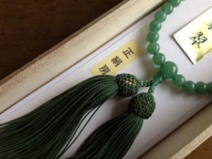 女性用数珠,印度翡翠（黄緑かかった緑） 正絹房（緑）2