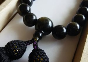 男性用数珠,ゴールデンシーン（グレーに近い色）正絹房（黒）2